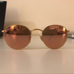Rose Gold round Ray-Bans